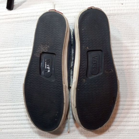 Vans Off The Wall Canvas Laced Shoe - Picture 2 of 14